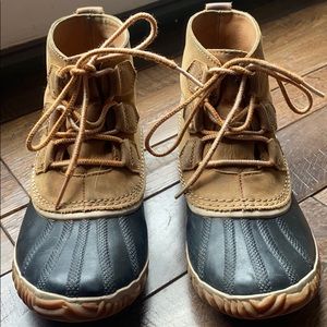 Sorel Out N About size 9